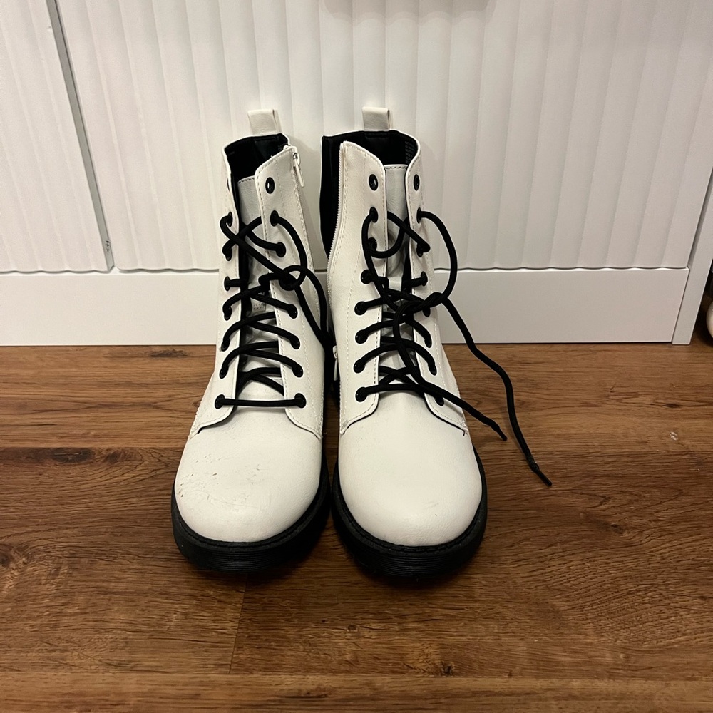 White Lace-Up Boots with Black Soles